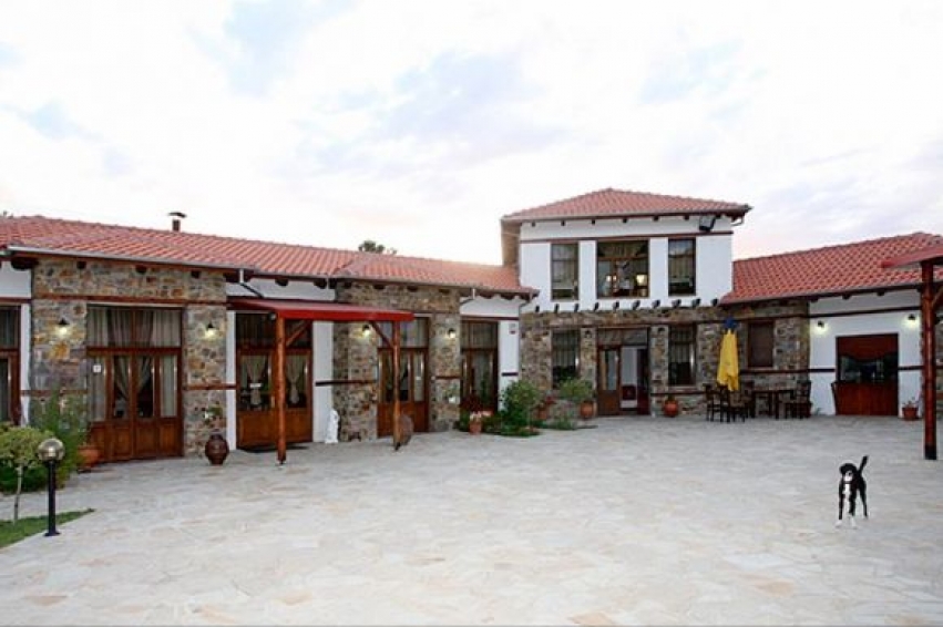 &Tau;&alpha;&beta;έ&rho;&nu;&alpha; &laquo;&Omicron; &Pi;&lambda;ά&tau;&alpha;&nu;&omicron;&sigmaf;&raquo;